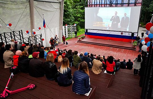 Бесплатные летние кинотеатры открылись в трех парках ЮВАО