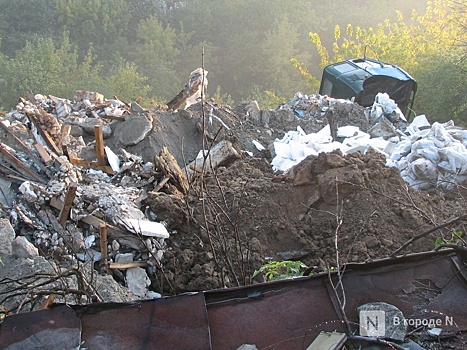 Свалку отходов со стройплощадки метро обнаружили в Бурнаковской низине