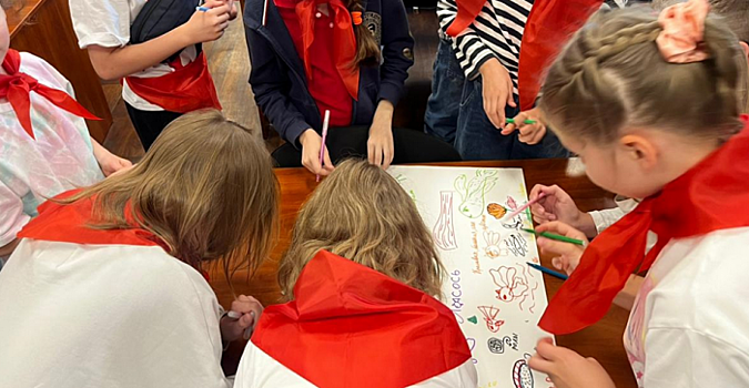 В Академии акварели и изящных искусств стартовала вторая смена творческих каникул