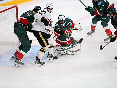 Омичи и новосибирцы провели первые матч плей-офф КХЛ