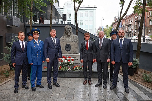 Во Владивостоке возродили памятник Феликсу Дзержинскому