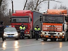 СМИ сообщили о задержании колонны идущих на Москву дальнобойщиков