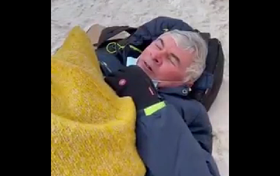 В Рязани на Завражнова мужчина сломал ногу на обледенелой дороге