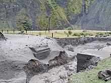 В горах Дагестана сель размыл дорогу к трем селам