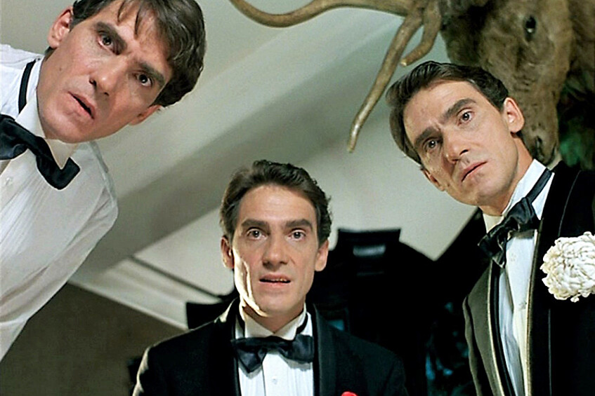 «Ширли-Мырли» (1995). Первая звездная роль Гаркалина. Актер сыграл сразу четырех близнецов, которых разлучили в детстве. 