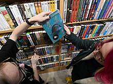 Сообщение о запрете хранения книг Акунина и Быкова оказалось фейком