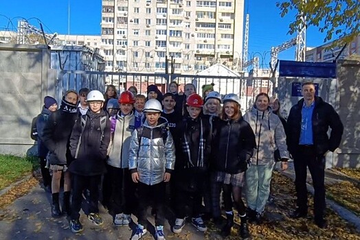 Энергетики организовали экскурсию на подстанцию для школьников в Комсомольске на Амуре