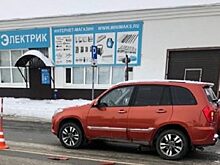 В Тюмени водитель сбил трех коммунальщиков, устранявших аварию