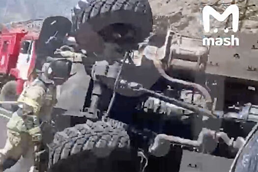 Полицейский «КамАЗ» перевернулся в Дагестане