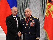 Песков рассказал об отношении Путина к Леонову