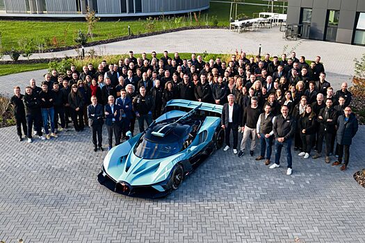 В Bugatti построили последний экземпляр гиперкара Bolide