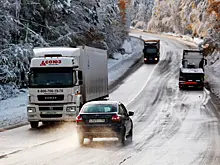 Многокилометровые пробки парализовали трассы в трех регионах России