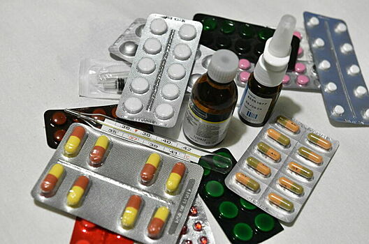 «Почте России» хотят разрешить продавать 132 препарата в населенных пунктах без аптек