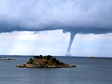 На жителей юга России могут обрушиться смерчи