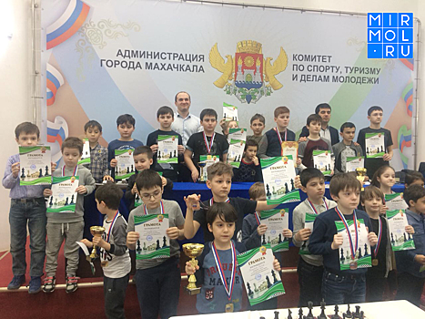 Шахматисты школы гроссмейстера Джакая Джакаева разыграли весенний Кубок учреждения