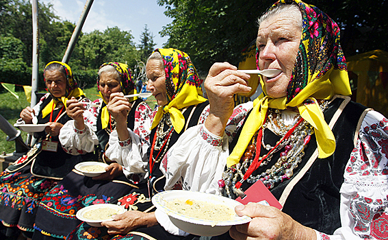 Прожорливые украинцы доведут страну до нового голодомора