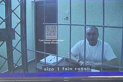 Суд в Москве оставил под стражей сенатора Савельева, подозреваемого в покушении