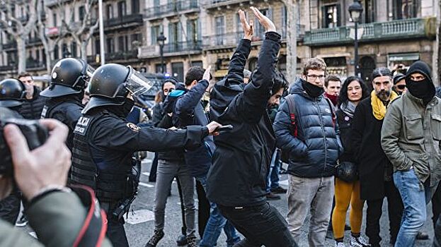 В Каталонии начались беспорядки