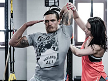 Джошуа снова в нокдауне, растяжки Усика, пенсионные будни Макгрегора — соцсети