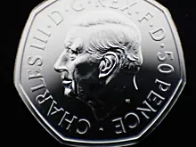 Первые монеты с портретом короля Карла III поступают в обращение