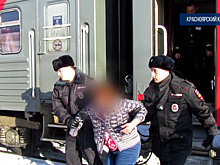 Транспортные полицейские сняли с поезда Иркутск – Красноярск пассажирку за дебош в вагоне