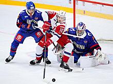 "Локомотив" обыграл СКА в матче Континентальной хоккейной лиги