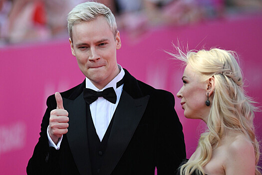 Мизулина накормила Shaman куриным супом и яичницей на съемках