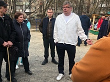 В Дзержинске пиарщики стёрли логотип Armani с одежды депутата