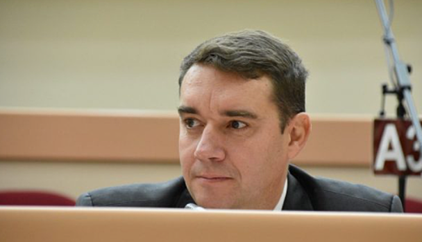 Лидера саратовских коммунистов Александра Анидалова лишили должности в облдуме за мелкое хулиганство