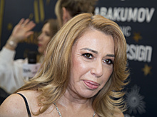 Пластический хирург раскрыл секрет преображения Алены Апиной