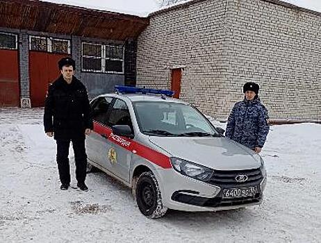 Ульяновские росгвардейцы оказали помощь на дороге водителю УАЗа
