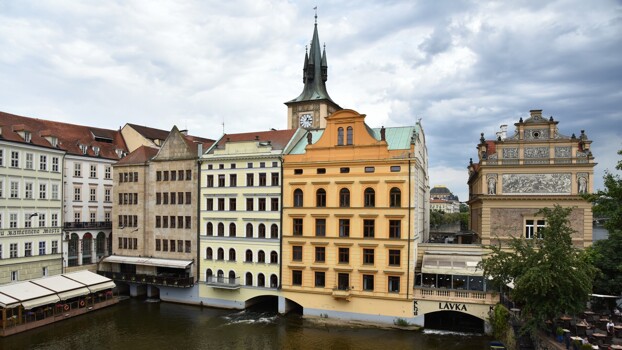 Недвижимость за рубежом: почему россияне стремятся купить жилье в Европе