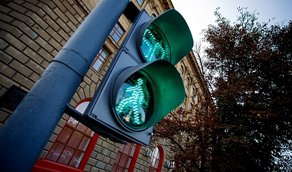 В Волгограде подходит к концу установка современных светофоров на 14 перекрестках