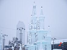 В Красноярске открылась картинная галерея изо льда