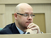 Сенатор предложил уголовную ответственность за алкоголь в интернете
