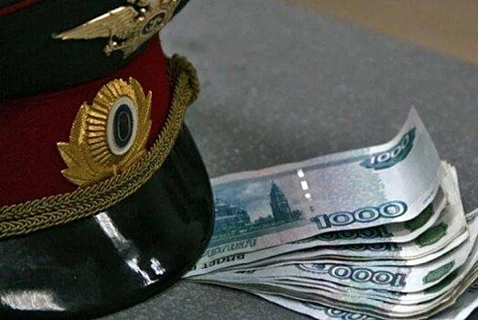 В Саратове транспортный полицейский оказался замешан в афере на полмиллиона рублей