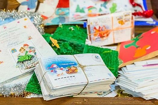 Почти 7 тыс писем отправили через новогоднюю почту в метро Москвы