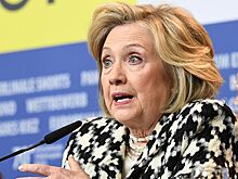 Клинтонам грозит наказание за неявку на слушания по делу Эпштейна