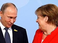 Главное за день: обращение Меркель к Путину и осквернение флага РФ в Грузии