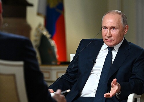 Bloomberg: в Кремле обсуждается возможность интервью Путина Карлсону
