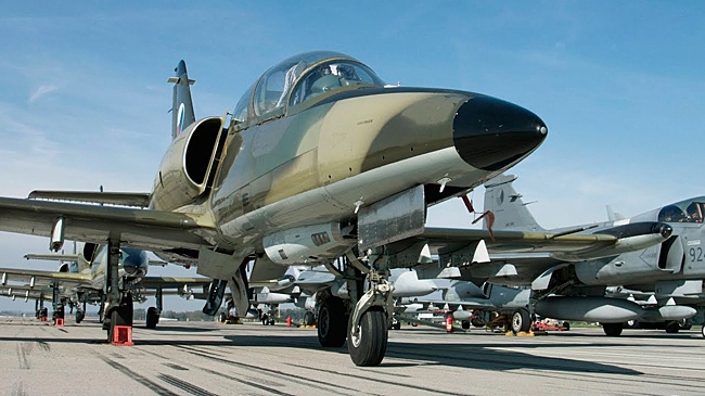 Чехия отказалась отдать Украине обещанные президентом самолеты L-159