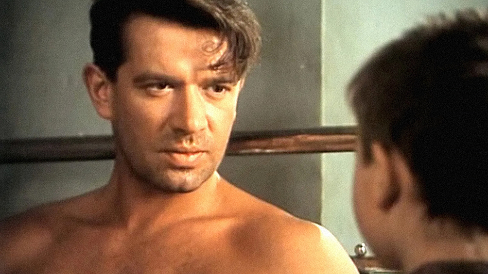 В фильме «Вор» Машков играет профессионального грабителя, который выдает себя за военного и отправляется обчищать дома вместе со своим пасынком. «Вор» был номинирован на премию «Оскар» как лучший фильм на иностранном языке.