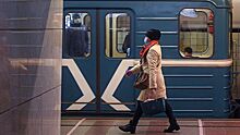 Девушка упала на рельсы в московском метро