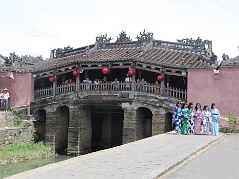 Древний город Хойан приветствовал 10-миллионного туриста
