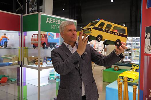 На ВДНХ открылась выставка старинных игрушек и педальных машин