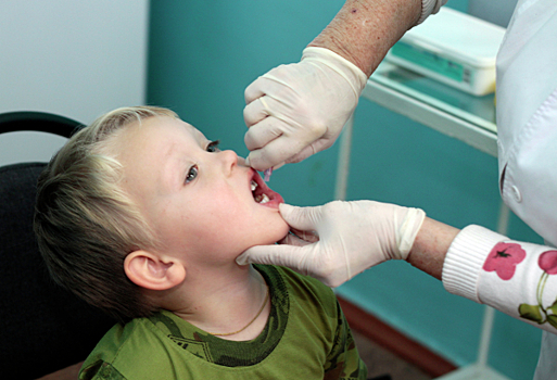 «Единственная защита»: Вирусолог рассказал о ситуации с полиомиелитом в России