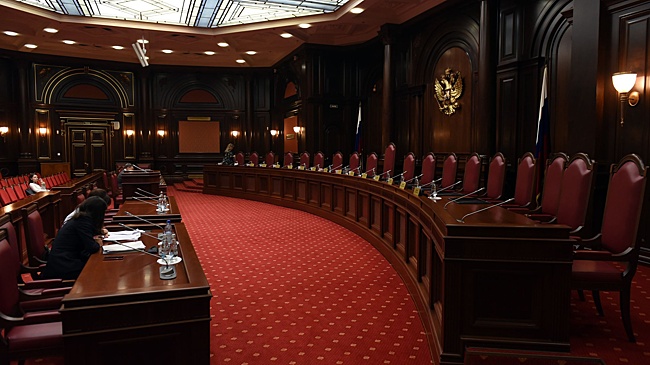 Конституционный суд вернулся к вопросу о нехватке денег на жилье для сирот