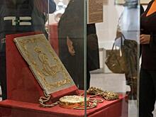 Письма Петра I и 700-летняя грамота. Тюменцы могут увидеть в музее настоящие реликвии