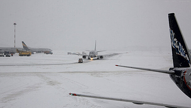 Снежный циклон нарушил авиасообщение на Чукотке