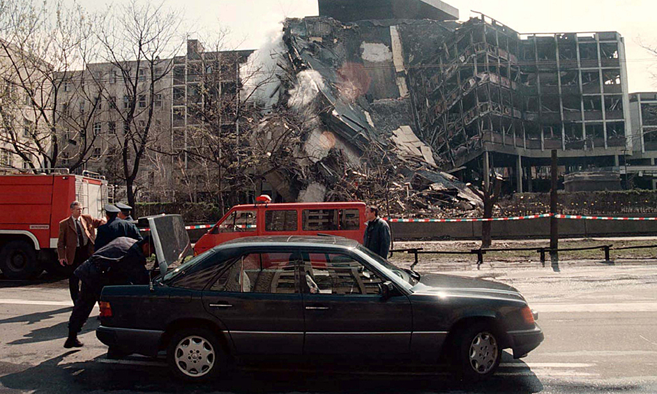 10 июня 1999 югославские силы прекратили все операции в Косово. Бомбардировки прекратились.